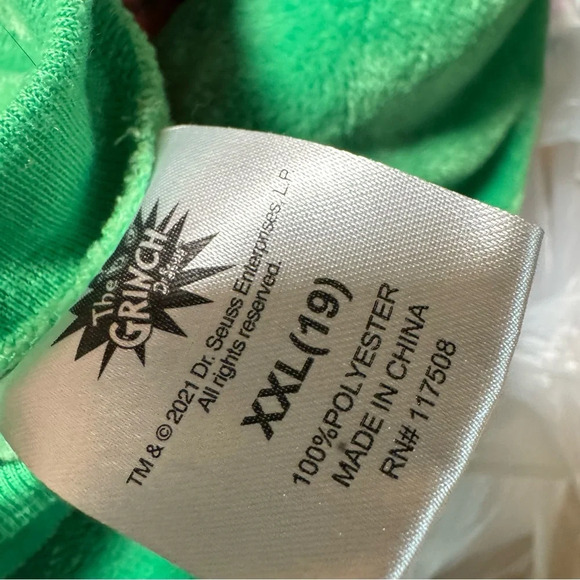 DR. SEUSS The Grinch Green Plush Crewneck Sweatshirt Naughty Santa Hat Size XXL - Picture 4 of 5